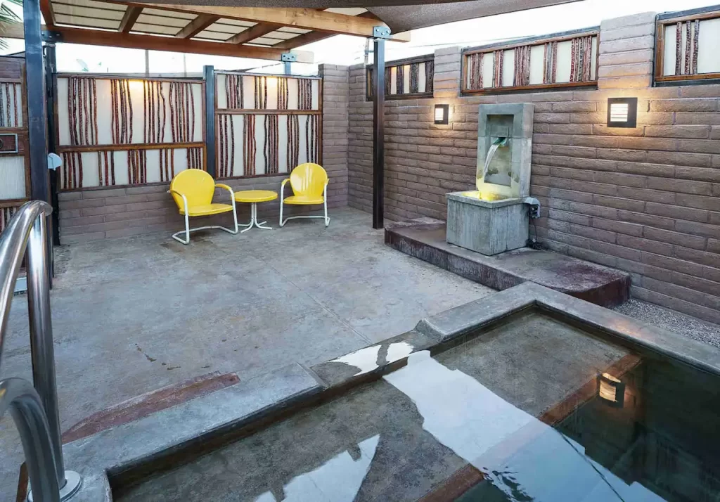 The yellow bath blackstone hotsprings